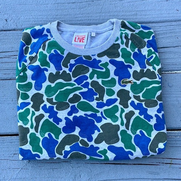 Lacoste LIVE crew neck hooded sweatshirt has an archived design for any style! - Picture 3 of 7